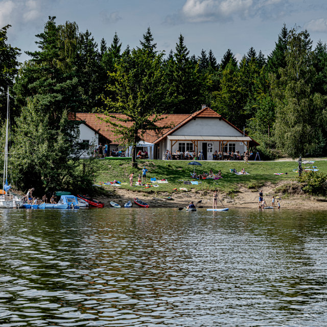 Schwimmen am Campingplatz Ottenstein